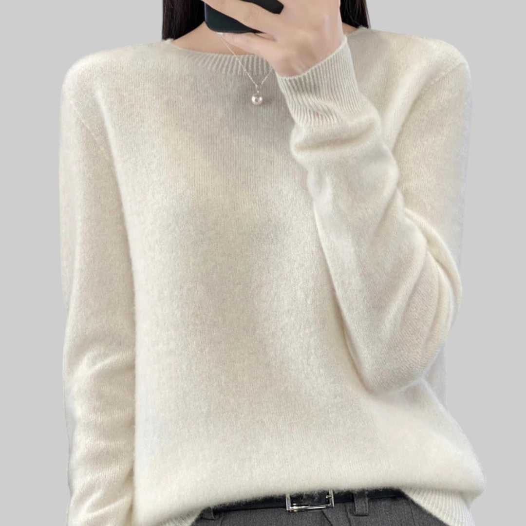 Любика | Топъл пуловер за студени дни